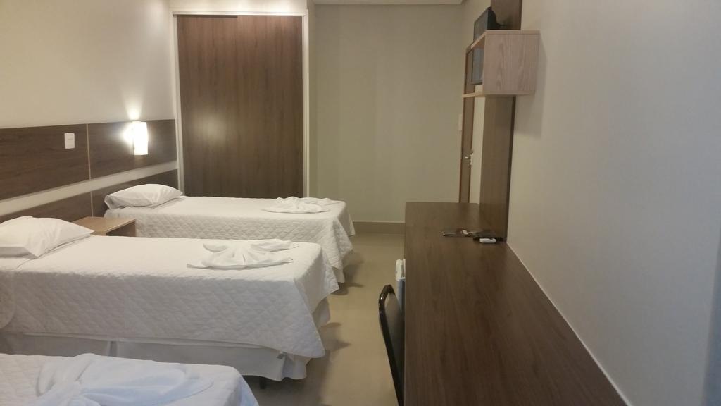Kamur Plaza Hotel Goianesia Kamer foto