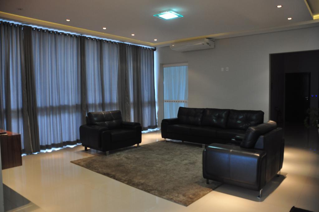 Kamur Plaza Hotel Goianesia Buitenkant foto