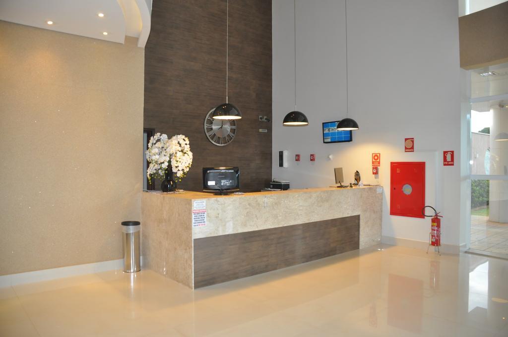 Kamur Plaza Hotel Goianesia Buitenkant foto